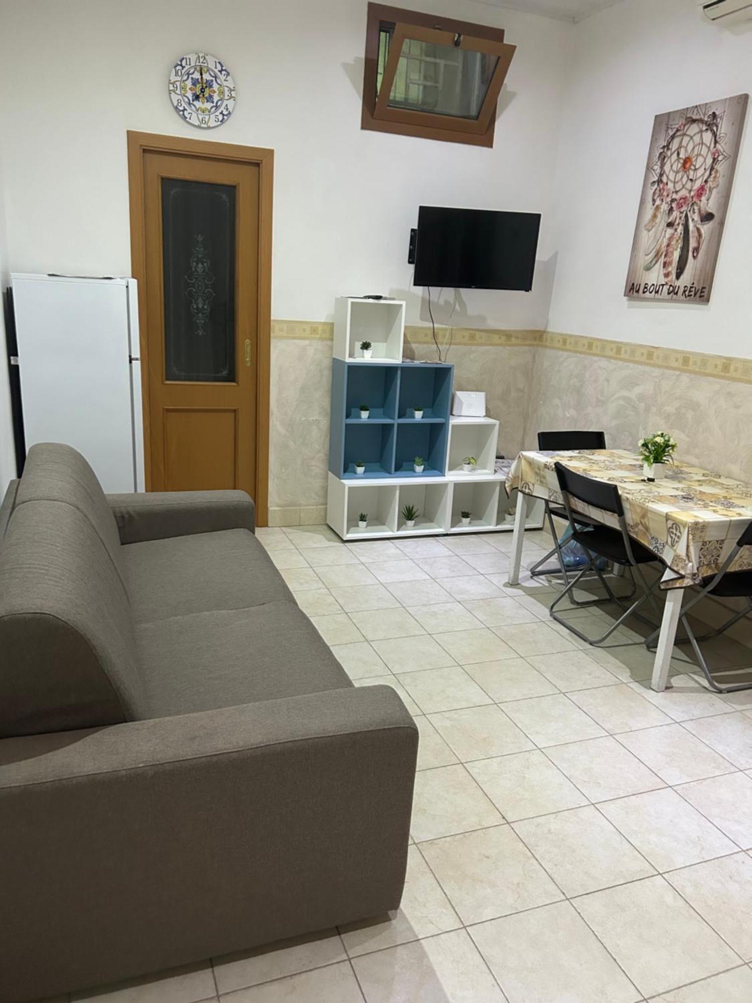 La Dependance Apartment บาร์เลตตา ภายนอก รูปภาพ